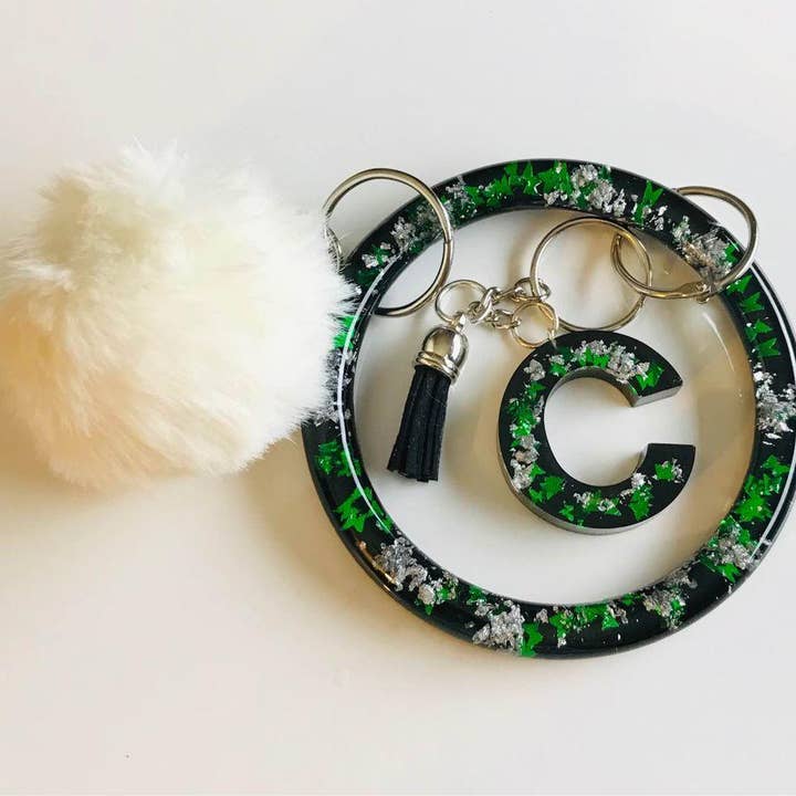 Bracelet jonc porte-clés vert et noir pour la vente par Shop Drip Express