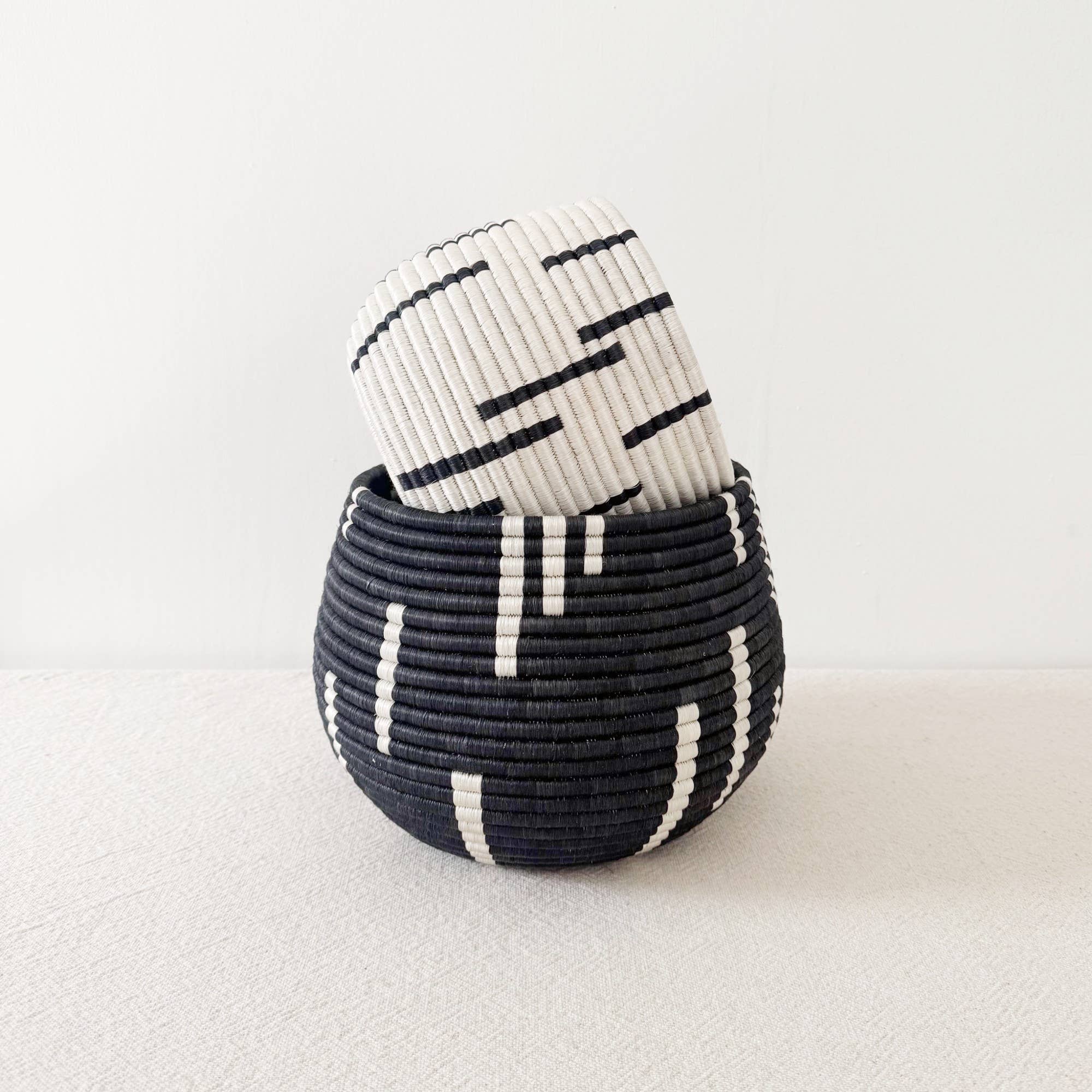 Amsha - Wholesale Plant Pot - Honey Pot Basket: Mugano2