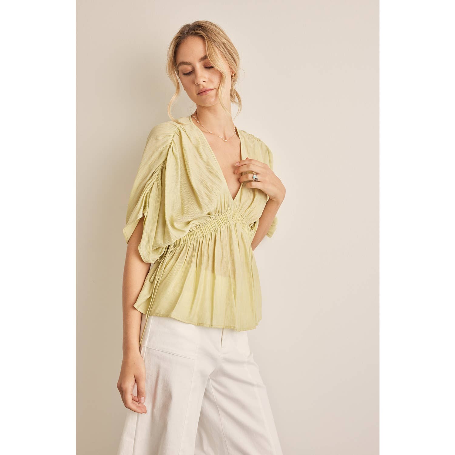 in february - Wholesale Blouse - Women's - RUFFLED KIMONO BLOUSE IN CRINKLED FABRIC1