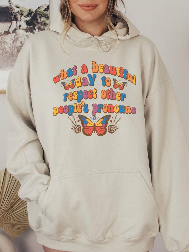 Respeitar os Pronomes Capuz por atacado de Shop Alloe | Print & Media Co.