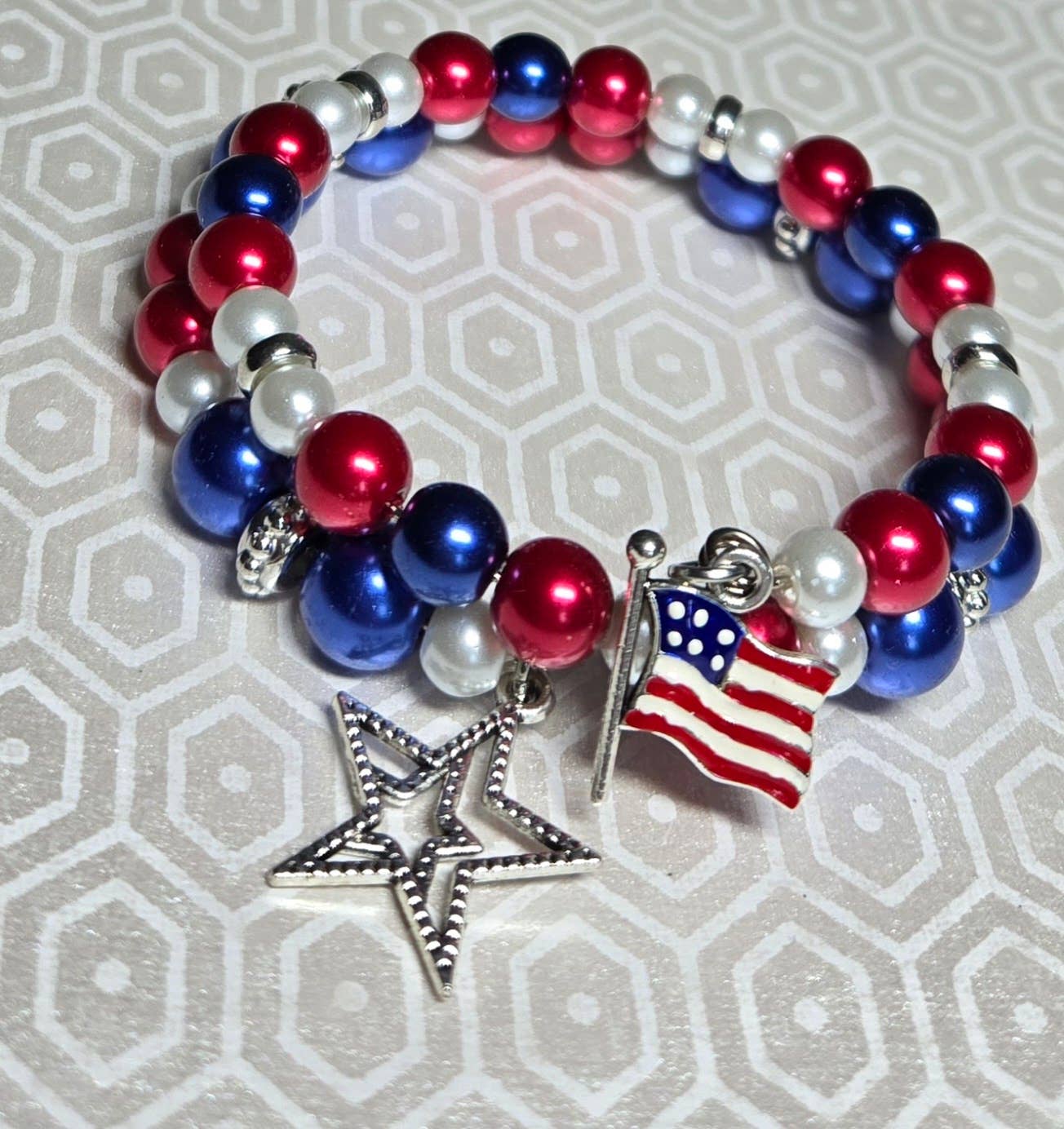 Fiona Accessories - Wholesale Bedelarmbandje - Amerikaanse Bangle Patriottische vlag Star Charm Coil Armband1