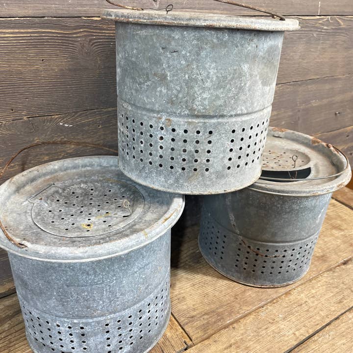 My Amigos Imports – wholesale Bucket/pail – Vintage Metal Bait Bucket-Original-ER-Fishing Pail-Lot #32