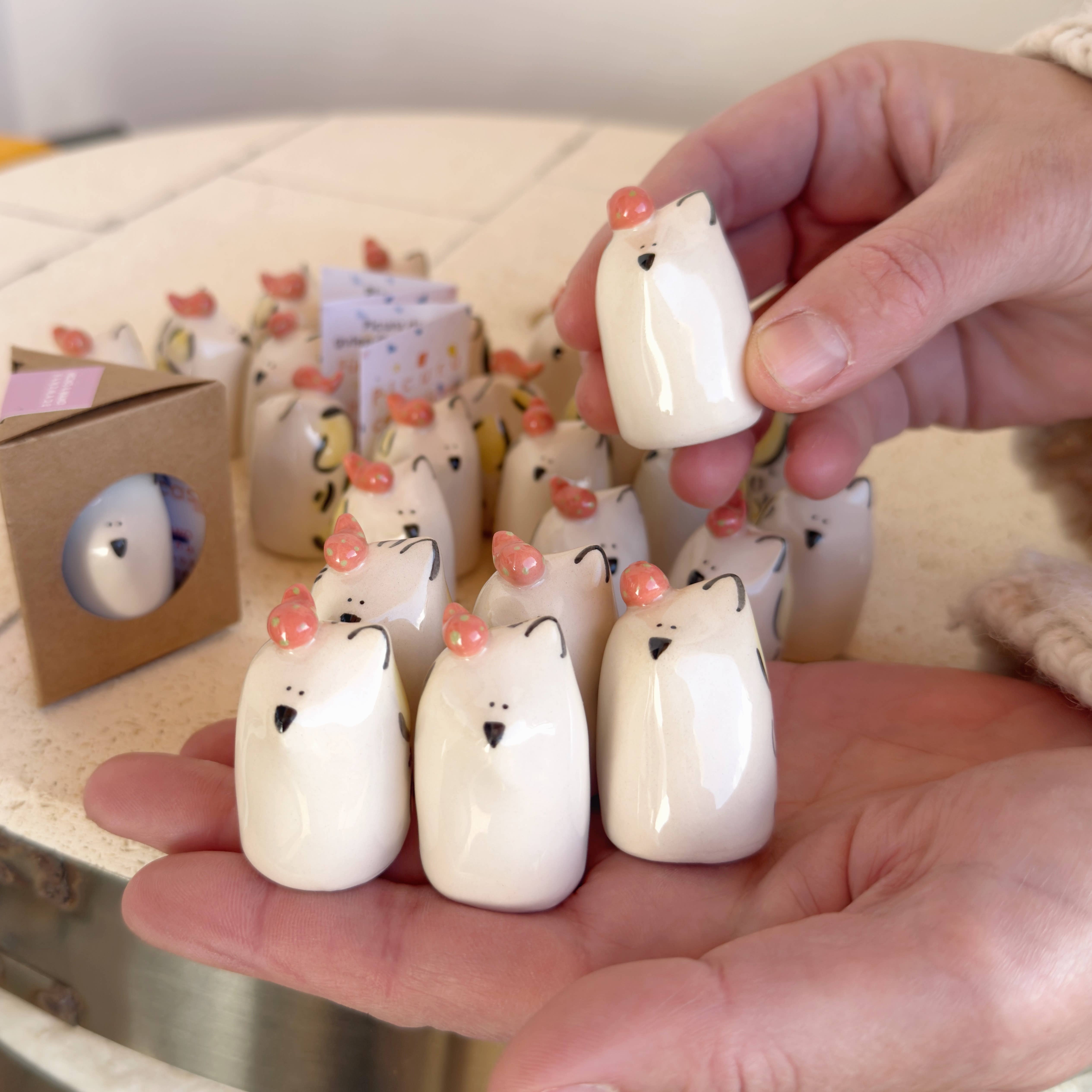 Picuru ceramicas - Wholesale Decorative Figurine - Picuru Amulet of Good Company, 5 languages1