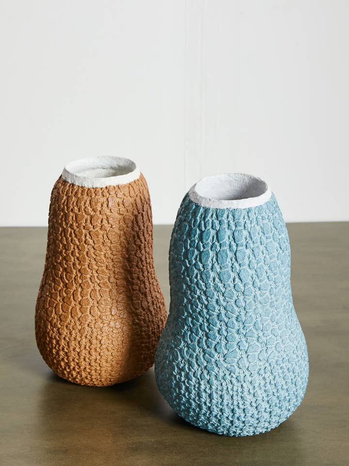 Vaso Nia Papier per la vendita all'ingrosso da parte di kanju Interiors