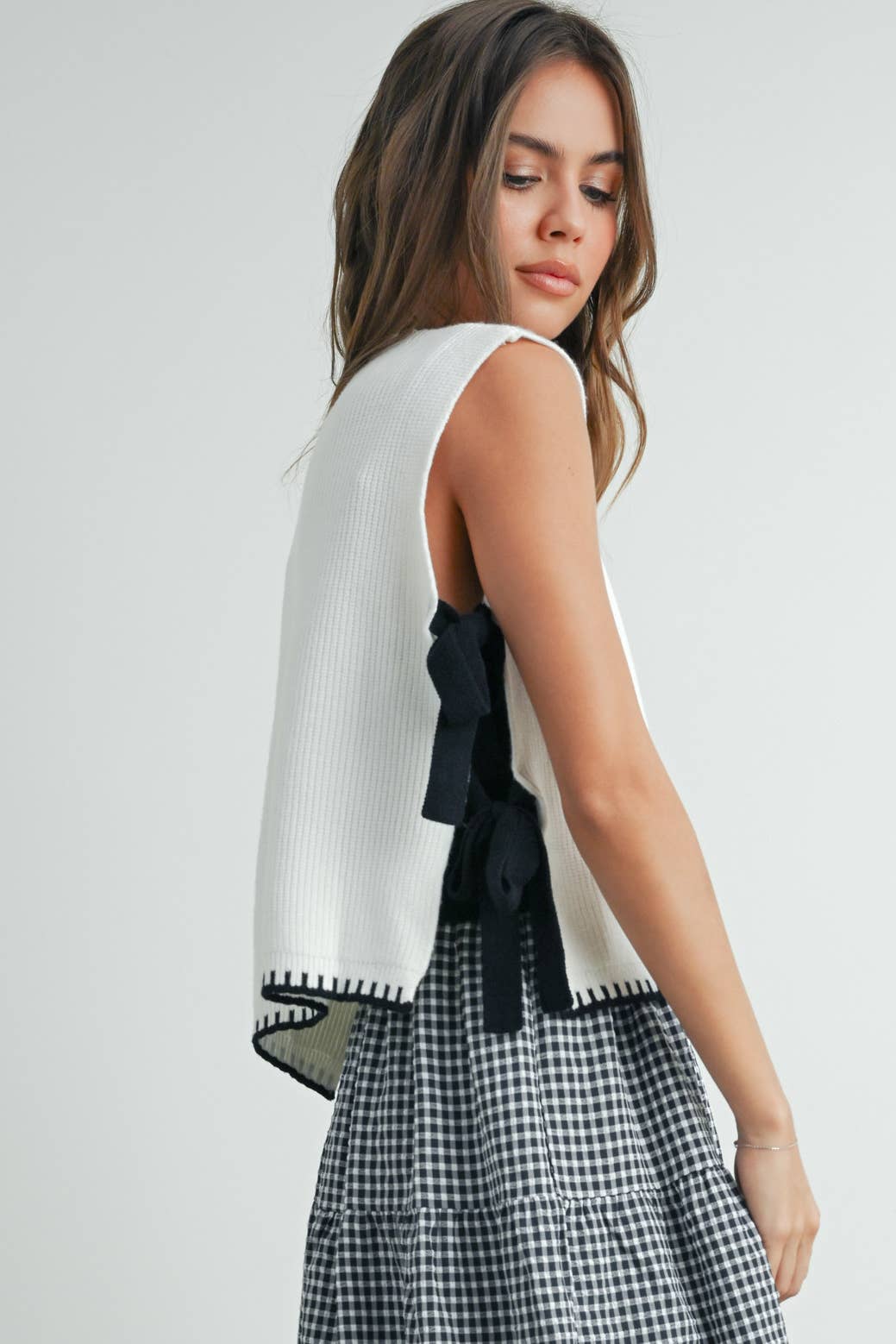 BUTTERMELON - Wholesale Sweater Vest - Women's - Mock Neck Sleeveless Sweater- BMW75298