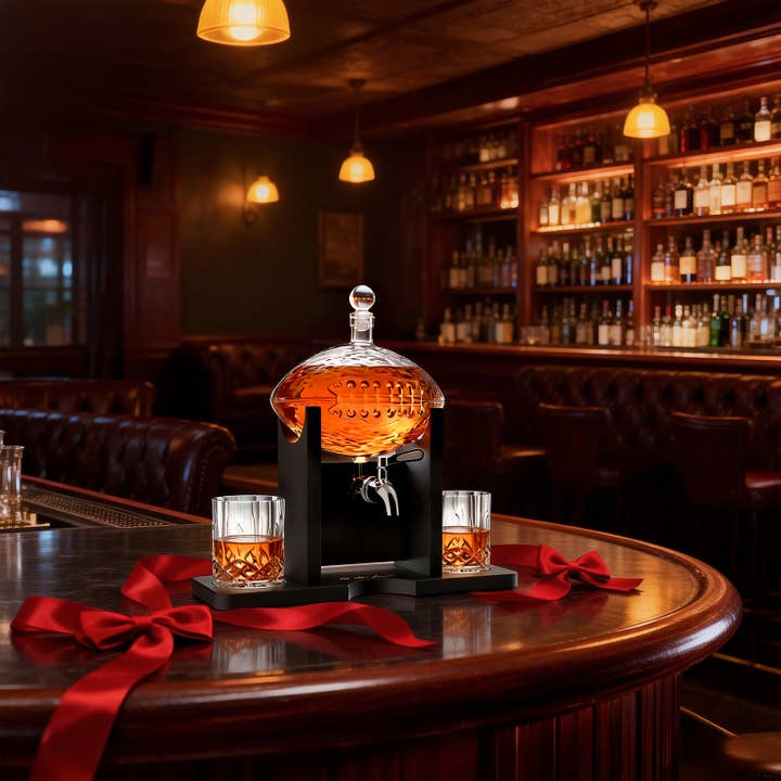 The Wine Savant / Khen Glassware – Engroshandel Karaffel – Fodboldkaraffelsæt med 2 whisky- og vinglas | 1400 mL2