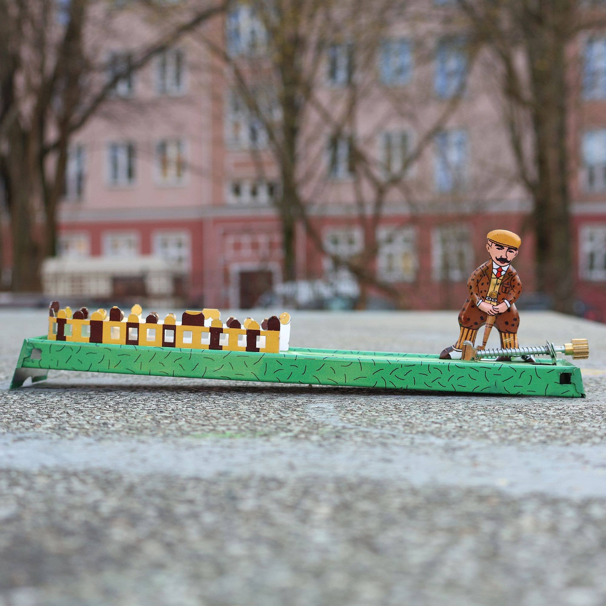 Tribal Trade GmbH - Wholesale Decorative Figurine - Tin Toy Golf Lawn Game Golfer Tin Golfer6