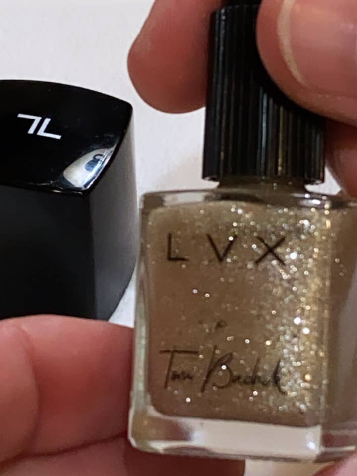 GLAMOUR par Tom Bachik pour la vente par LVX Nail Lacquer