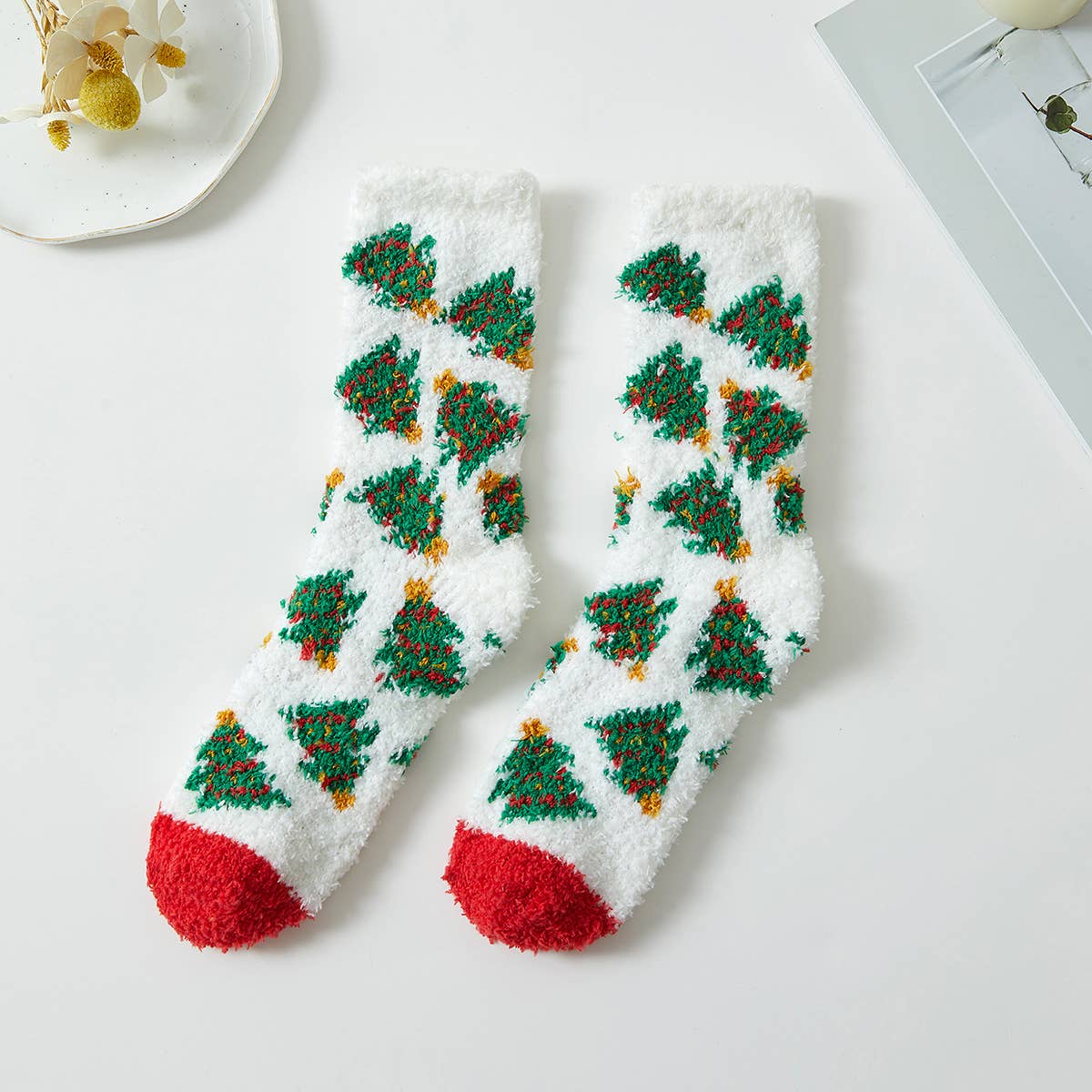 Suzie Q USA - Wholesale Socks - Kids - Christmas Character Plush Socks5