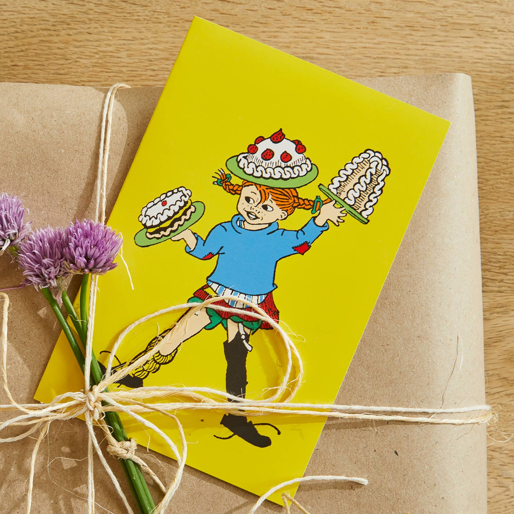 Barbo Toys – Großhandel Geburtstagskarten – Pippi - Grußkarte mit Umschlag – Gelb1