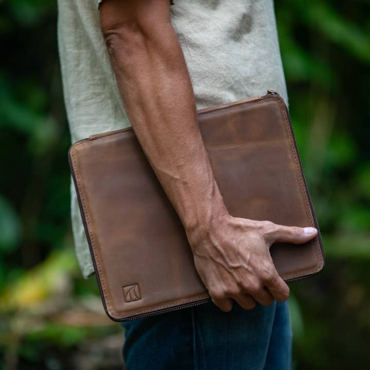 Portefeuille en cuir Kahala pour la vente par Rōmfrē Travel Co.