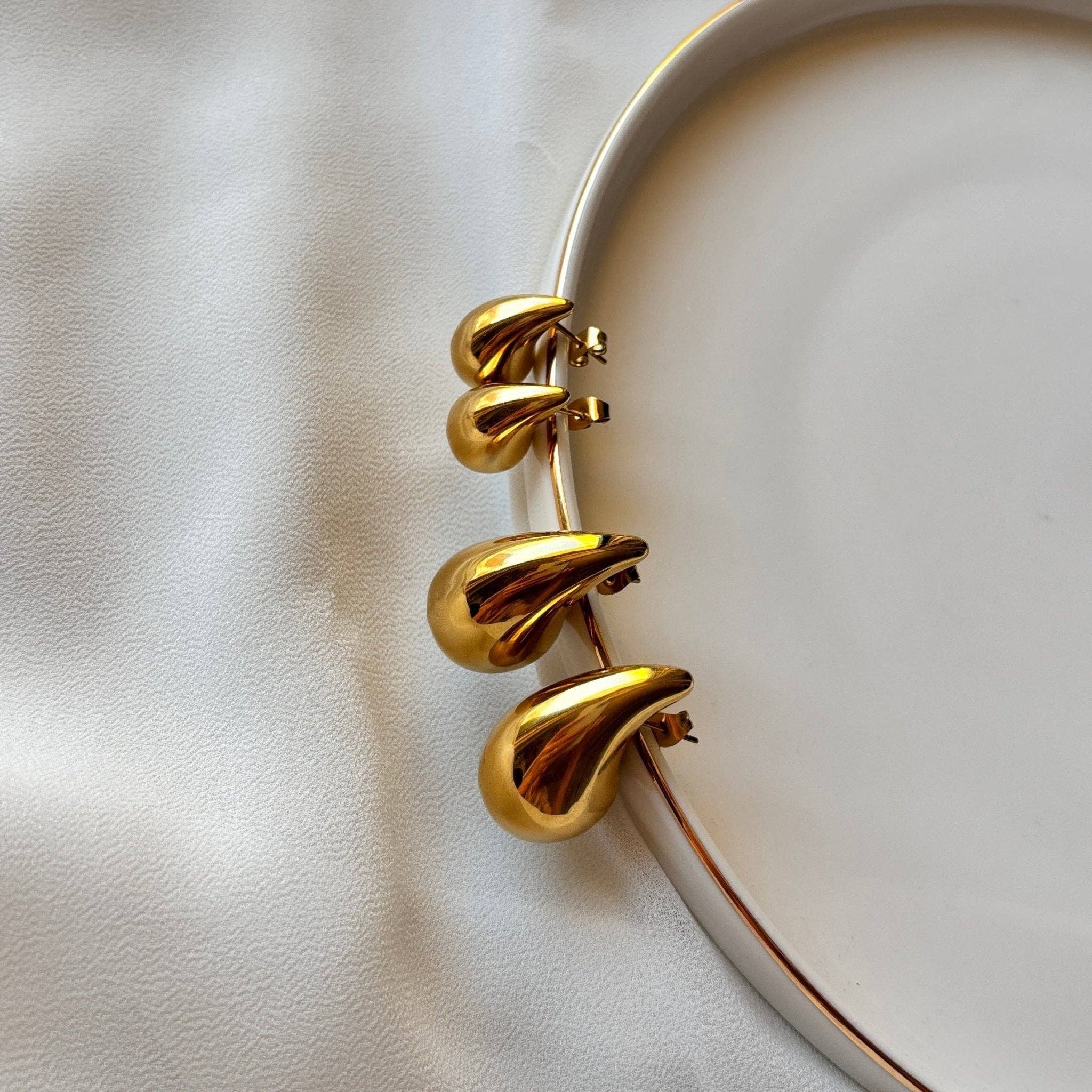 DUESTELLE ITALIA - Wholesale Hoop Earrings - Goccia Bold - Gold Earrings8