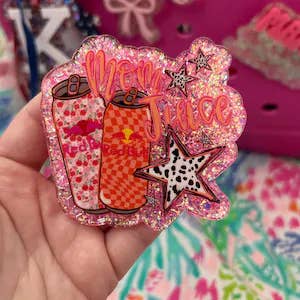 Ciondolo Bogg bag glitterato "Mom Juice" per la vendita all'ingrosso da parte di The Pink Peach