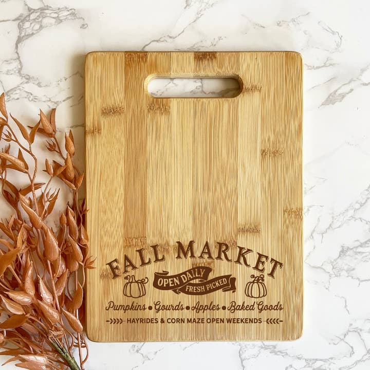 Planche à découper - Marché d'automne pour la vente par Ginger Squared