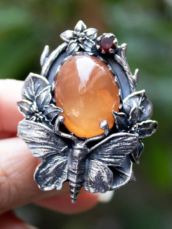 Nectar ensoleillé — Bague Jardin d'Abeille en Quartz Orange & Grenat, AR- 7748 pour la vente par Ambra Jewels