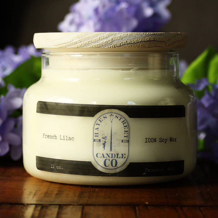 Französische Flieder Sojawachs-Doppeldochtkerze im Apothekerglas für den Großhandel von Hayes Street Candle Company