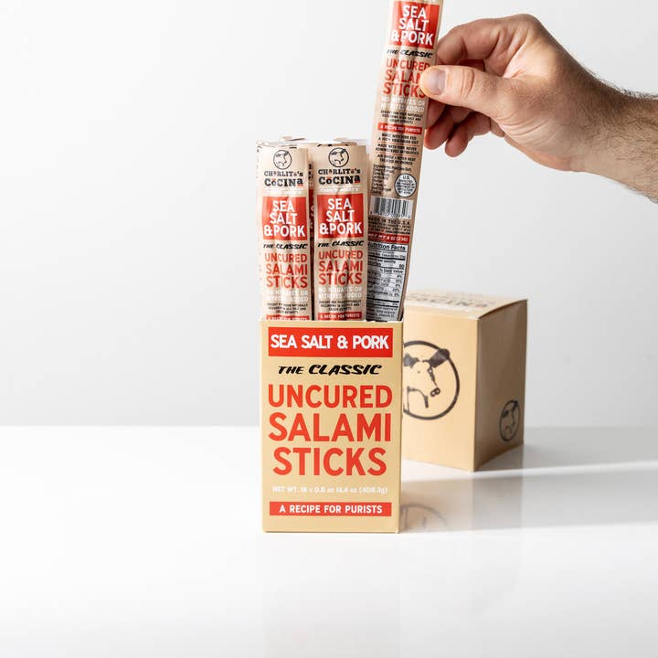 Charlito's Cocina – Großhandel Salami – Campo Seco - Meersalz und Schweinefleisch langsam gereifter, getrockneter Salami-Stick
