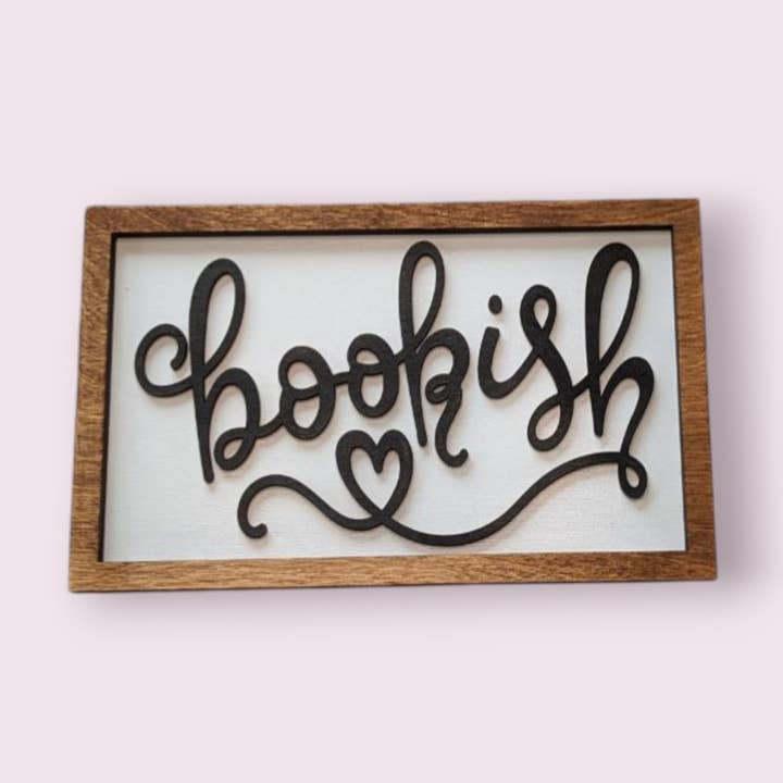 Bookish | Boghyldeskilt i træ for engroshandel hos Quill & Cauldron