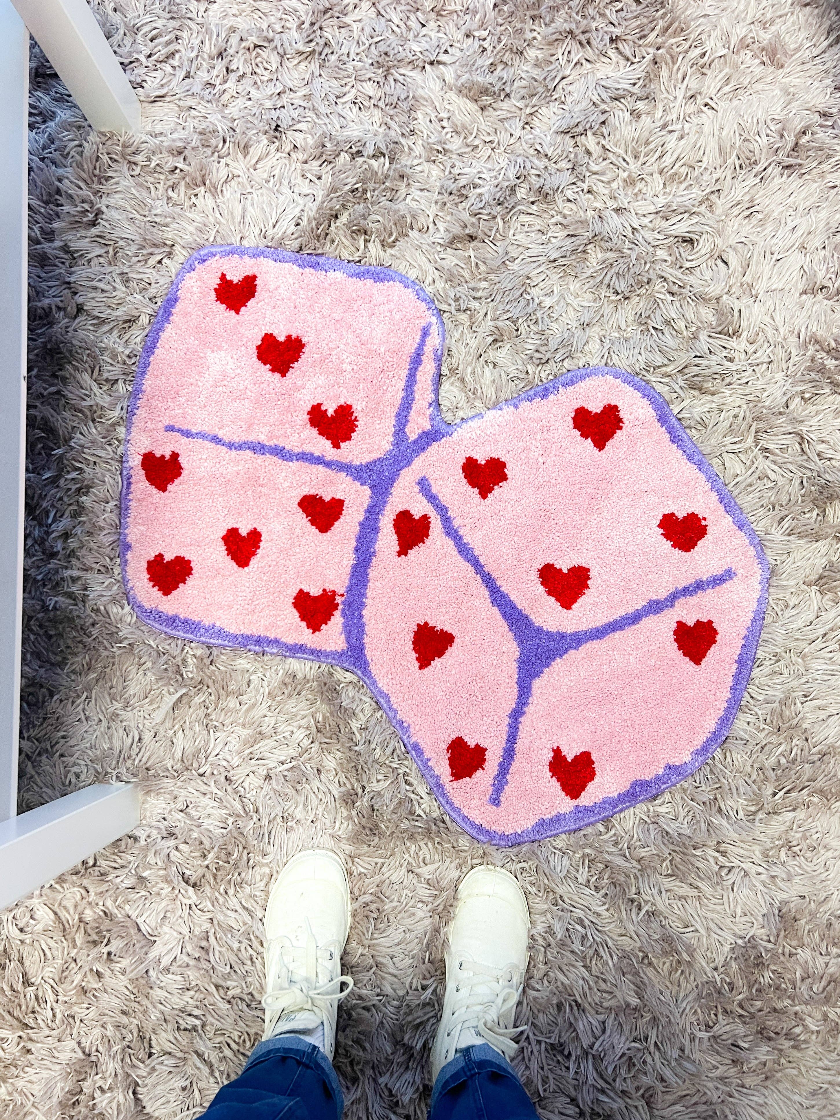 A Shop of Things – wholesale Matta – Rosa matta med tärningar och hjärtan3