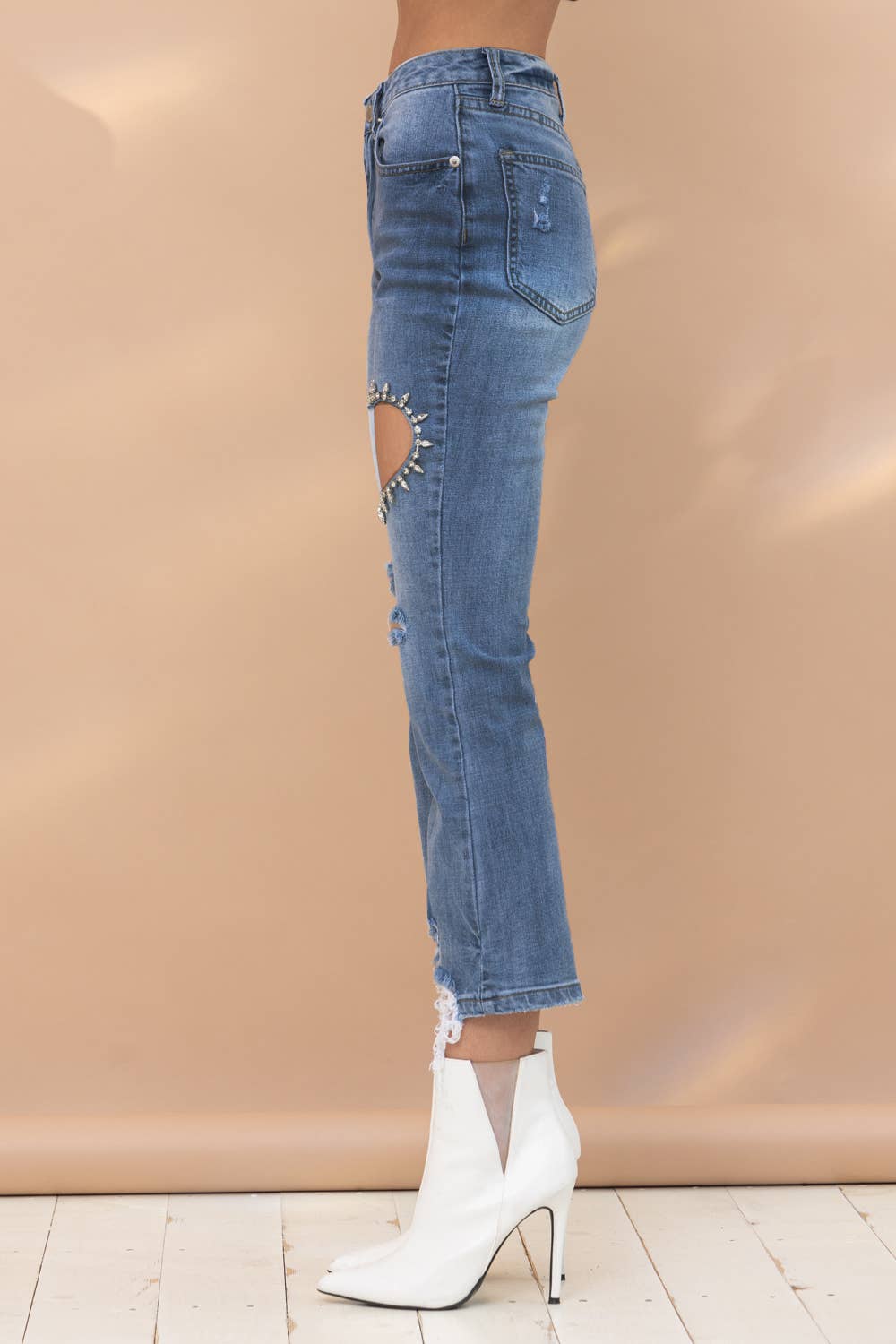 Blue B - Vendita all'ingrosso Jeans - Donna - 22300P - Jeans in denim elasticizzati con bottoni alla caviglia e bottoni a cuore2