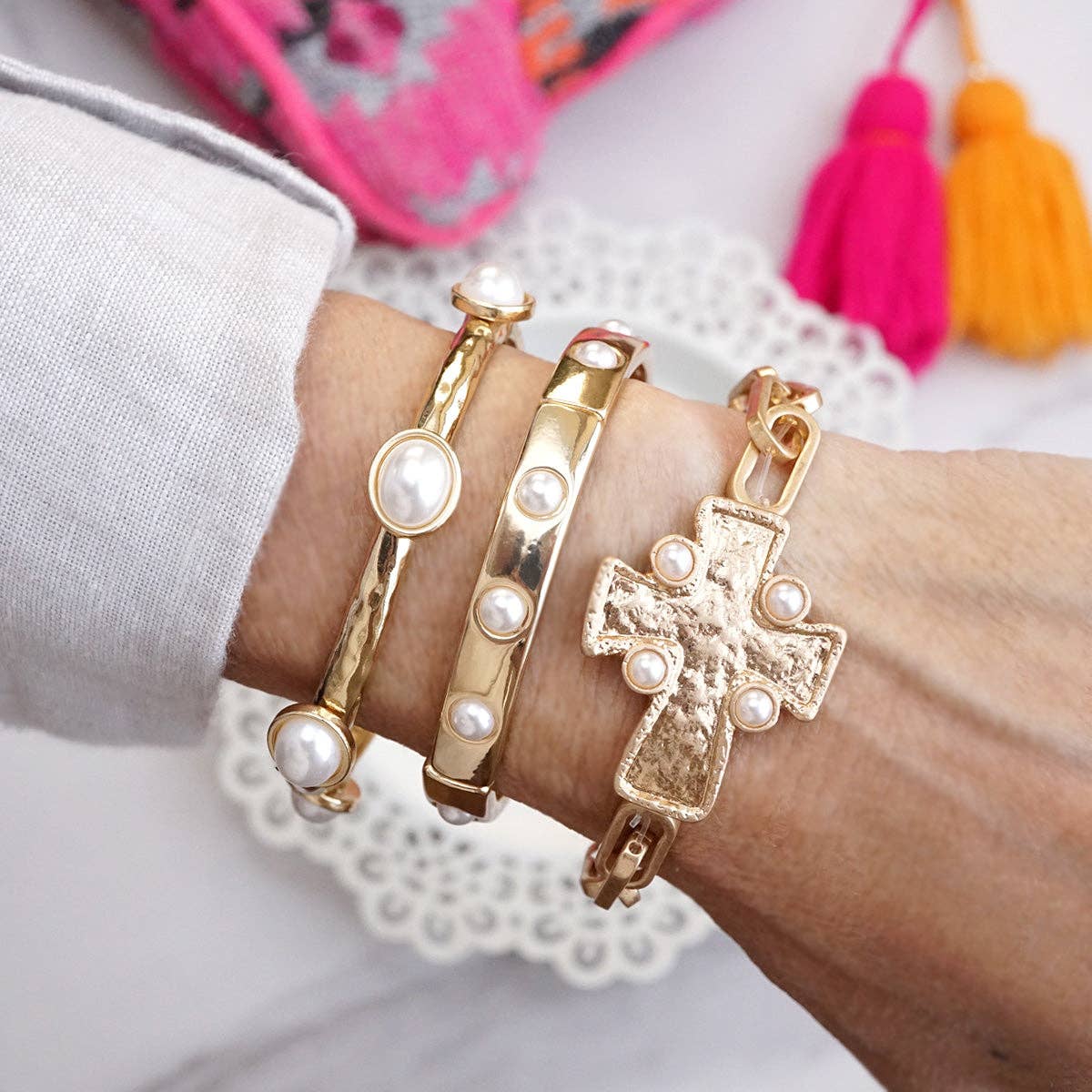 PennyLine inc - Wholesale Charm/Dangle Bracelet - Sacred Shape – Sideways Hammered Cross Stretch Chain Bracelet5