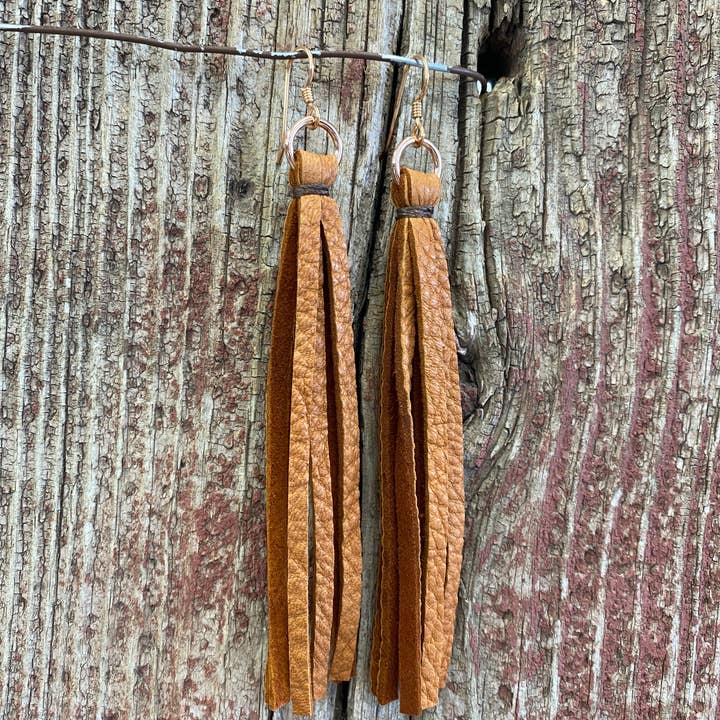 J.Forks Designs - Vendita all'ingrosso Orecchini con nappe - 14112 Orecchini in pelle con nappine0