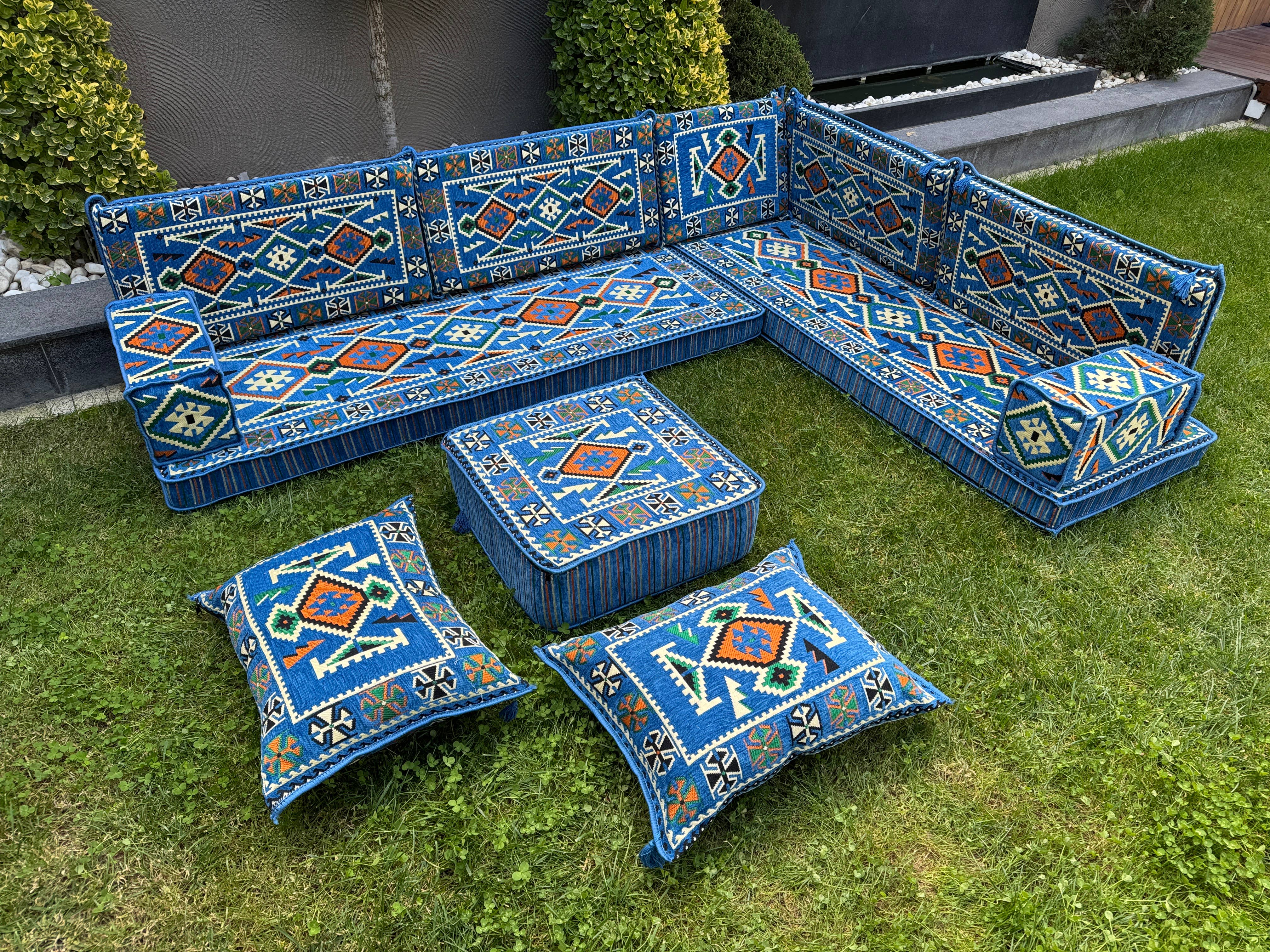 The Loom Wholesale – Großhandel Polsterhocker – Handgefertigte Bodensitzgelegenheit - Kilim-gemusterter Ottomanen-Bodensofa3