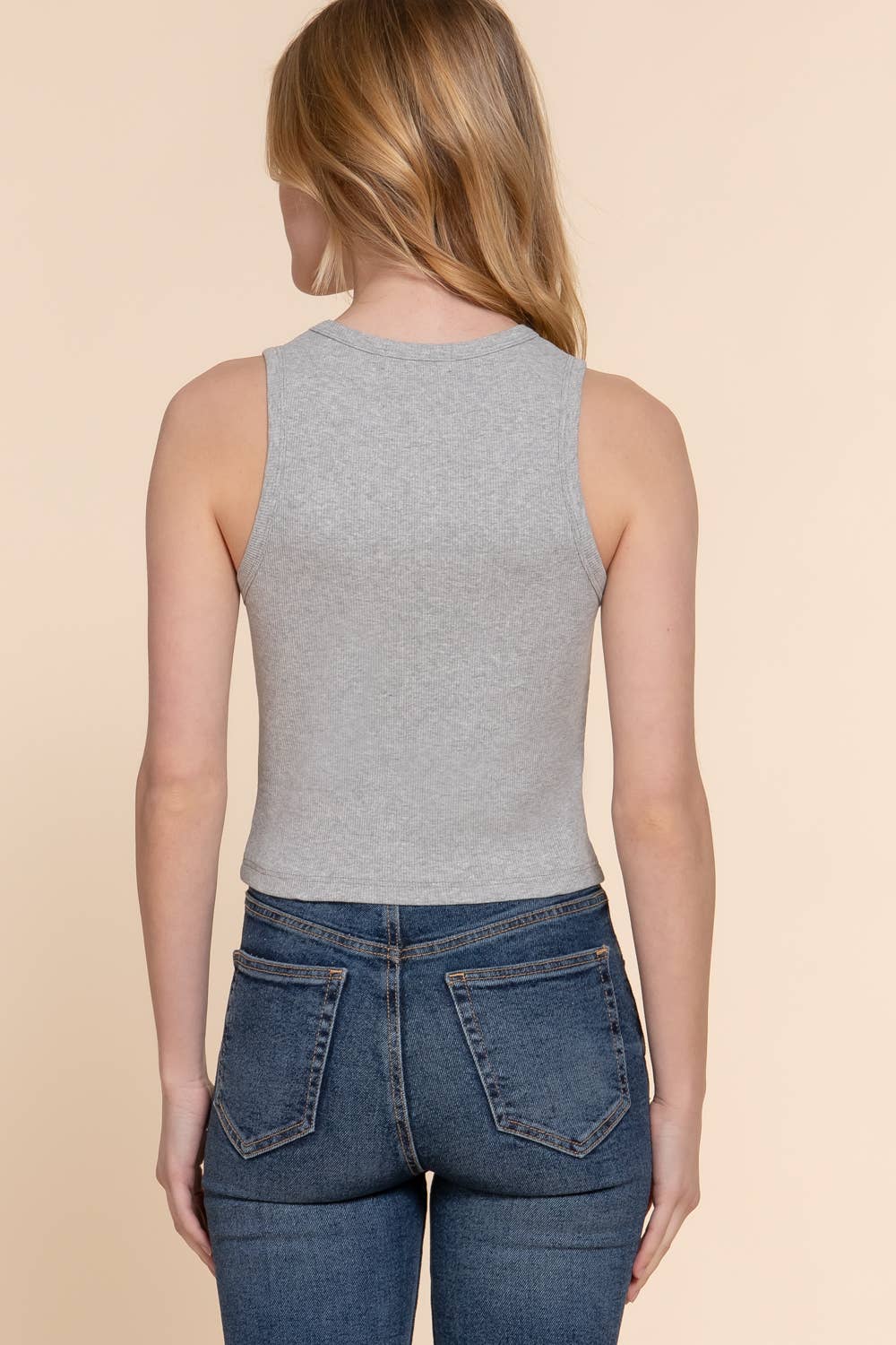 Active Basic | Active USA - Venta al por mayor Camiseta sin mangas - Mujer - Top sin mangas de punto acanalado de algodón y spandex con cuello redondo8