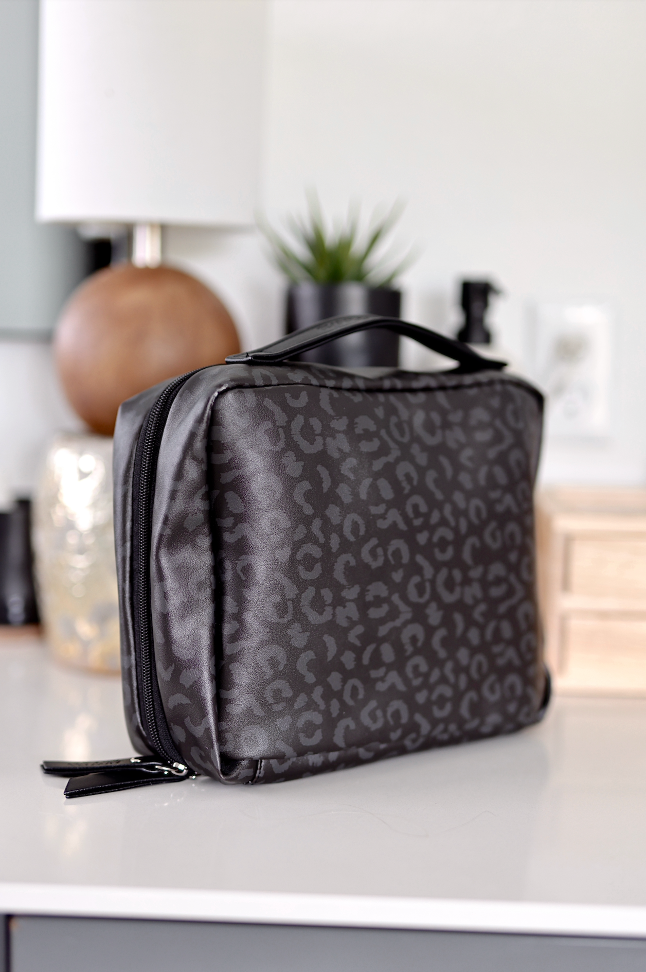 Jadelynn Brooke - Wholesale Purse/Bag Accessory - Women's - Hanging Organizer - Midnight Cheetah2