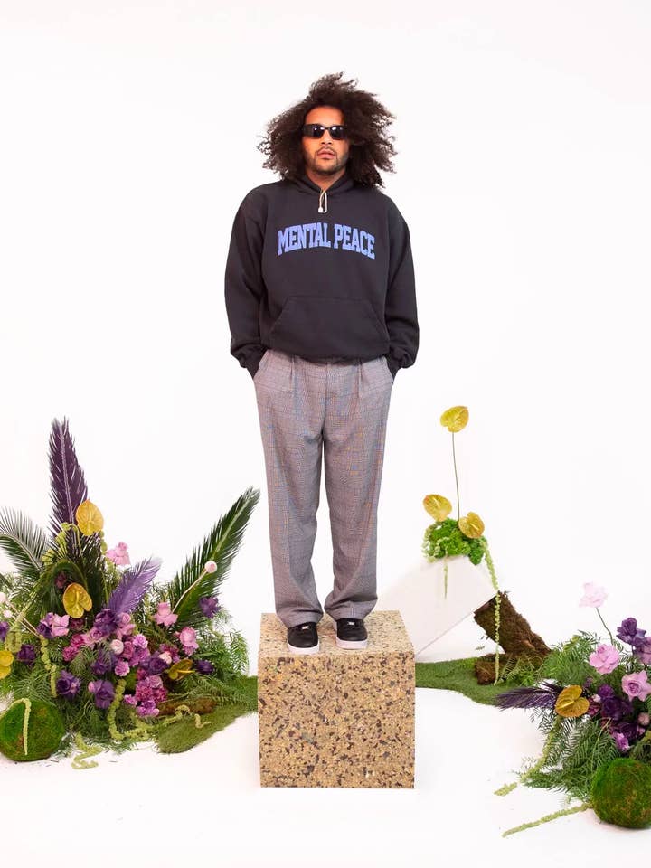 Chandail à capuchon Mental Peace pour la vente par Season of Sunday