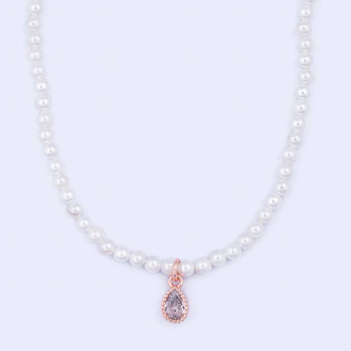 Lille Shell perle halskæde for engroshandel hos Knight & Day Jewellery