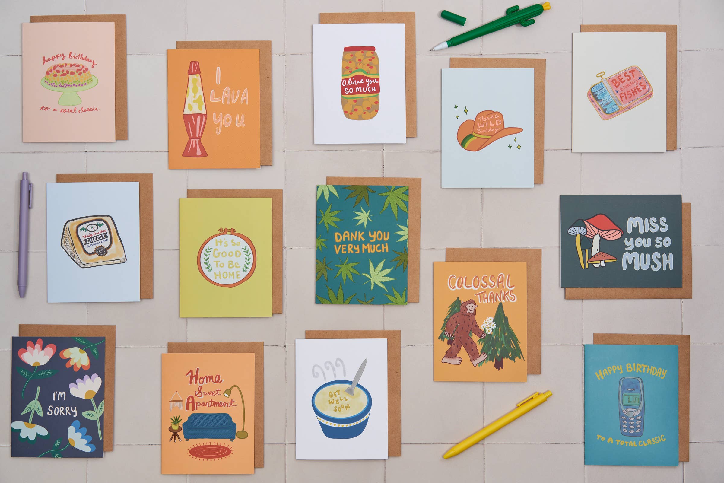 Marigold Press - Venta al por mayor Tarjetas de cumpleaños - Tarjeta de cumpleaños de pickleball (verde)2