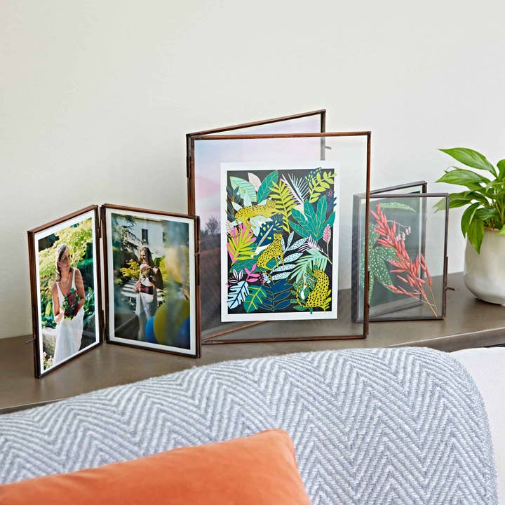 The Paper High Gift Company Limited - Wholesale Picture Frame - Antique Brass Glass Double Photo Frame - Handmade