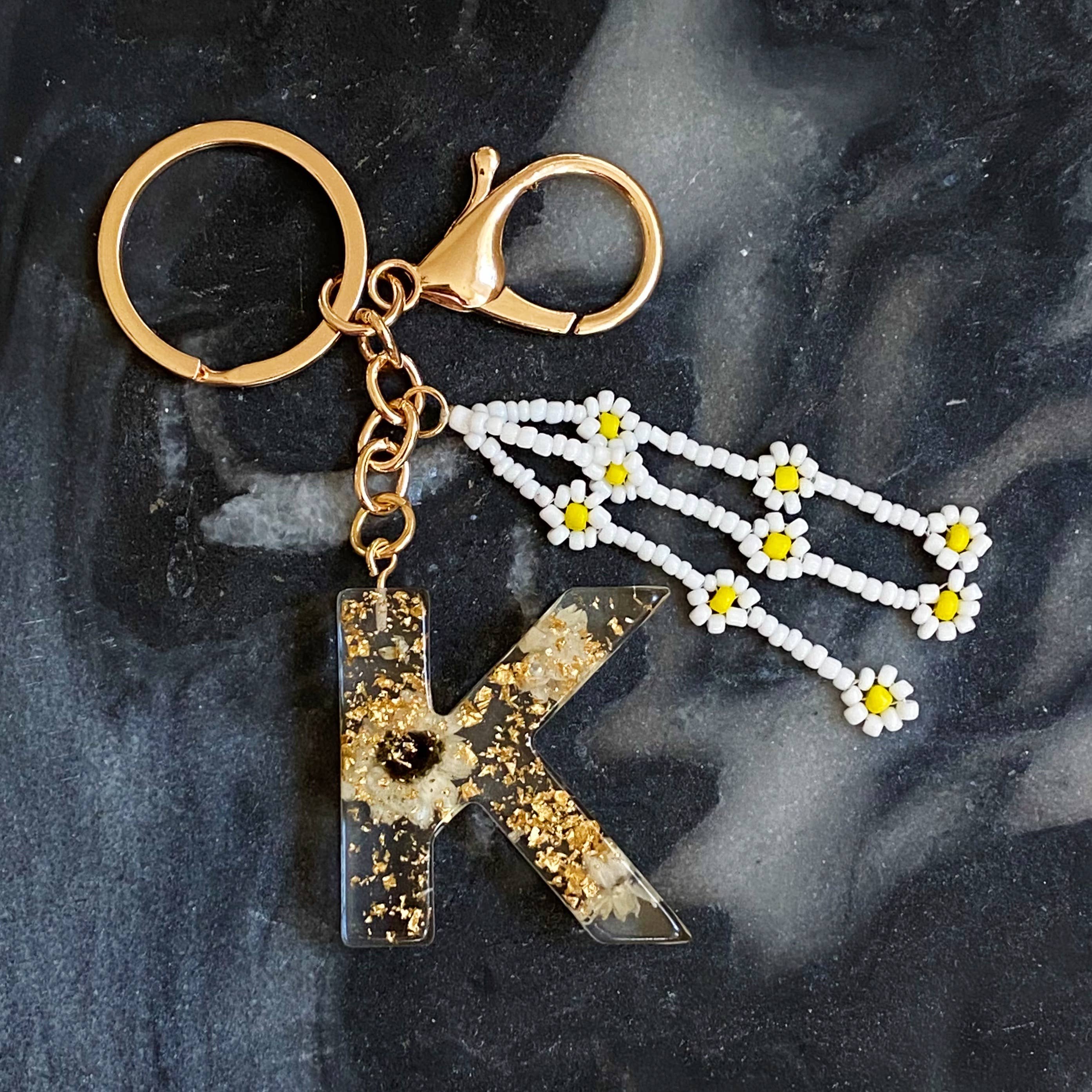 Ellison+Young – wholesale Keychain – Women's – Baby Daisy Initial Key Chain9