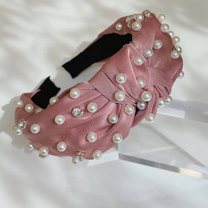 Hoofdband met satijnen pareldetails voor wholesale door Uncommon Opal Designs