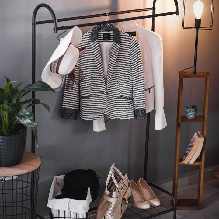 WDMT - Wholesale Kapstok - Metalen kledingrek met halve maan en één stang van WDMT4