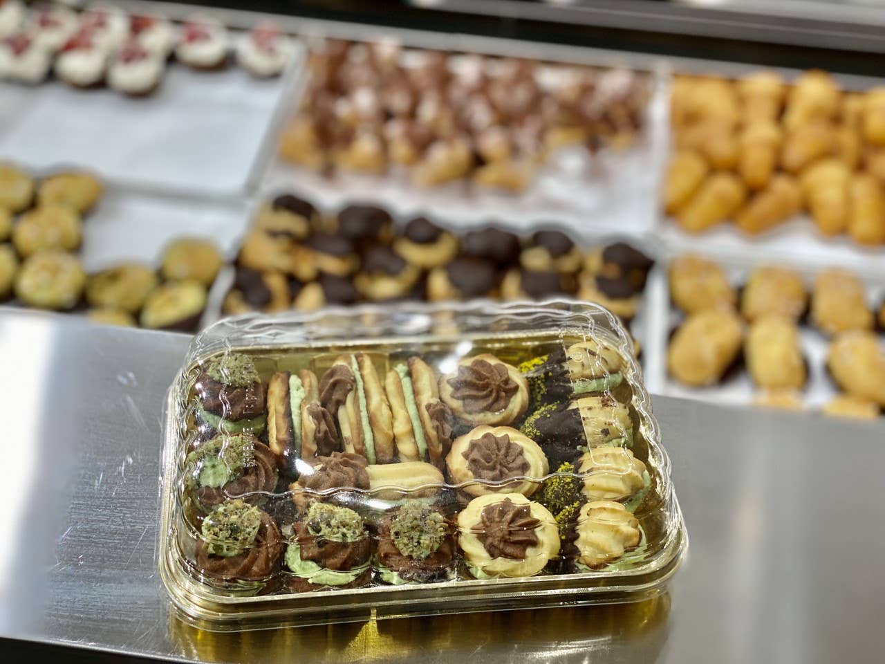 Pasticceria Mokador f.lli Sclafani – Großhandel Cookie – Excelsior-Butterkekse mit Mandelpaste und Marmeladenfüllung1