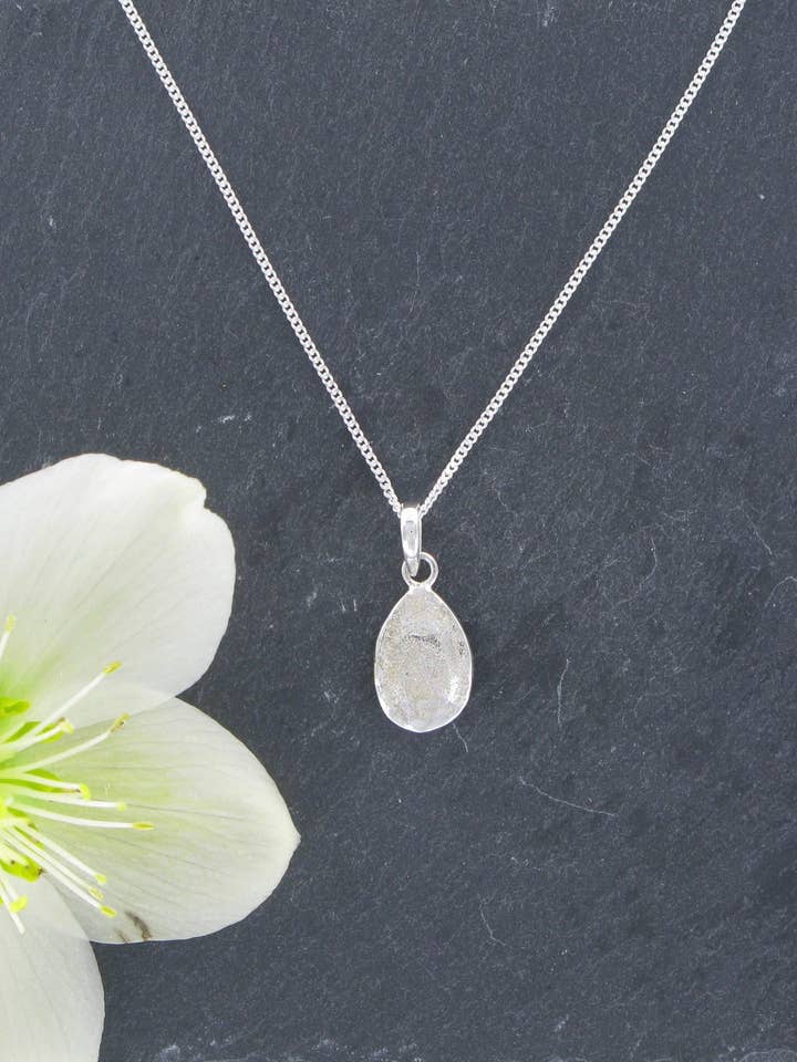 Halsband med frökapsel i sterlingsilver för wholesale av Siren Silver Ltd