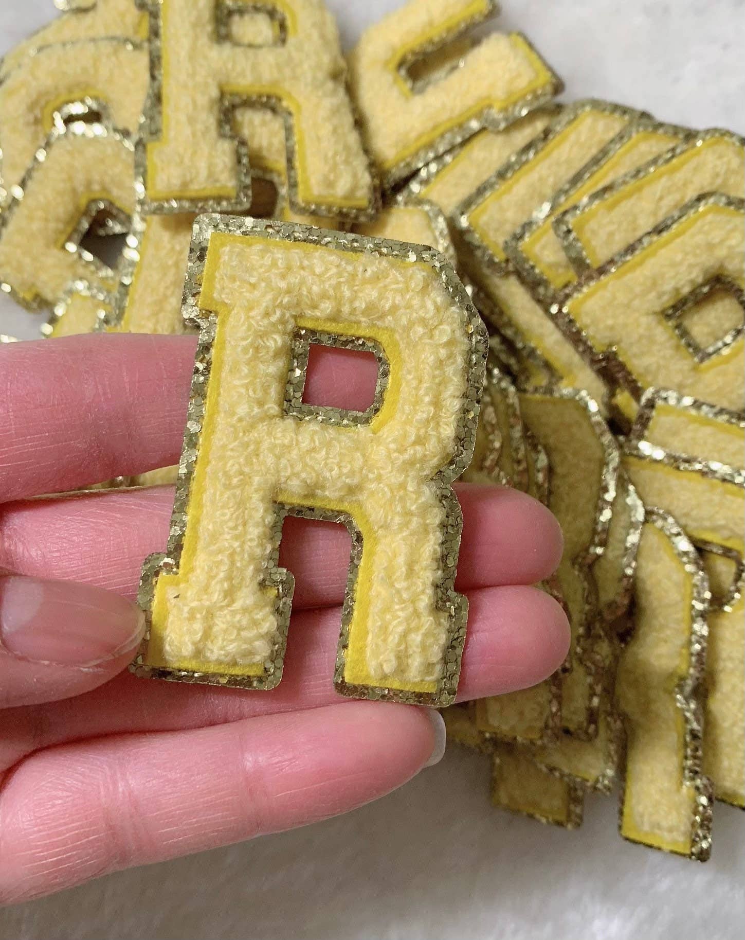 Raphael wonders – Engroshandel Patch – Ny 2,2 Inches Klar Adhesive Varsity Personlig Patch-Chenille Letter Patchs-Laptop klistermærker-Phone Klistermærker- Håndlavede Letter Patch2