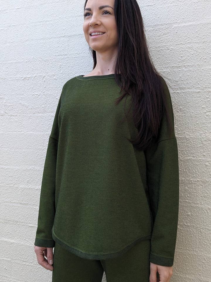 Top de manga larga con cuello de barco en Deep Forest para venta al por mayor de Fit Bird