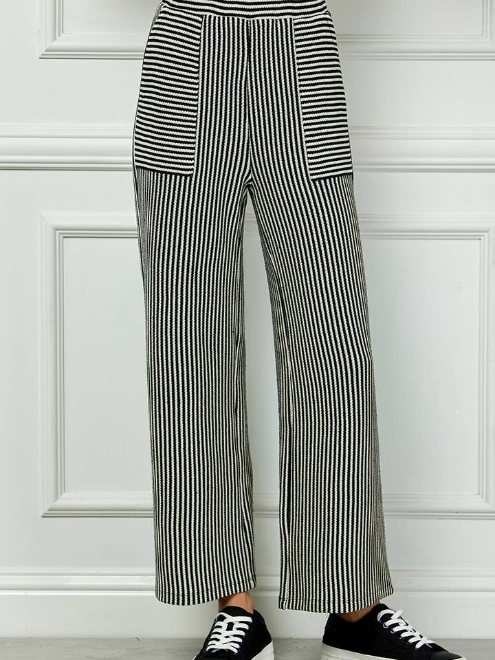 Pantalon en maille à rayures modernes P7345 avec coupe facile pour la vente par See and Be Seen