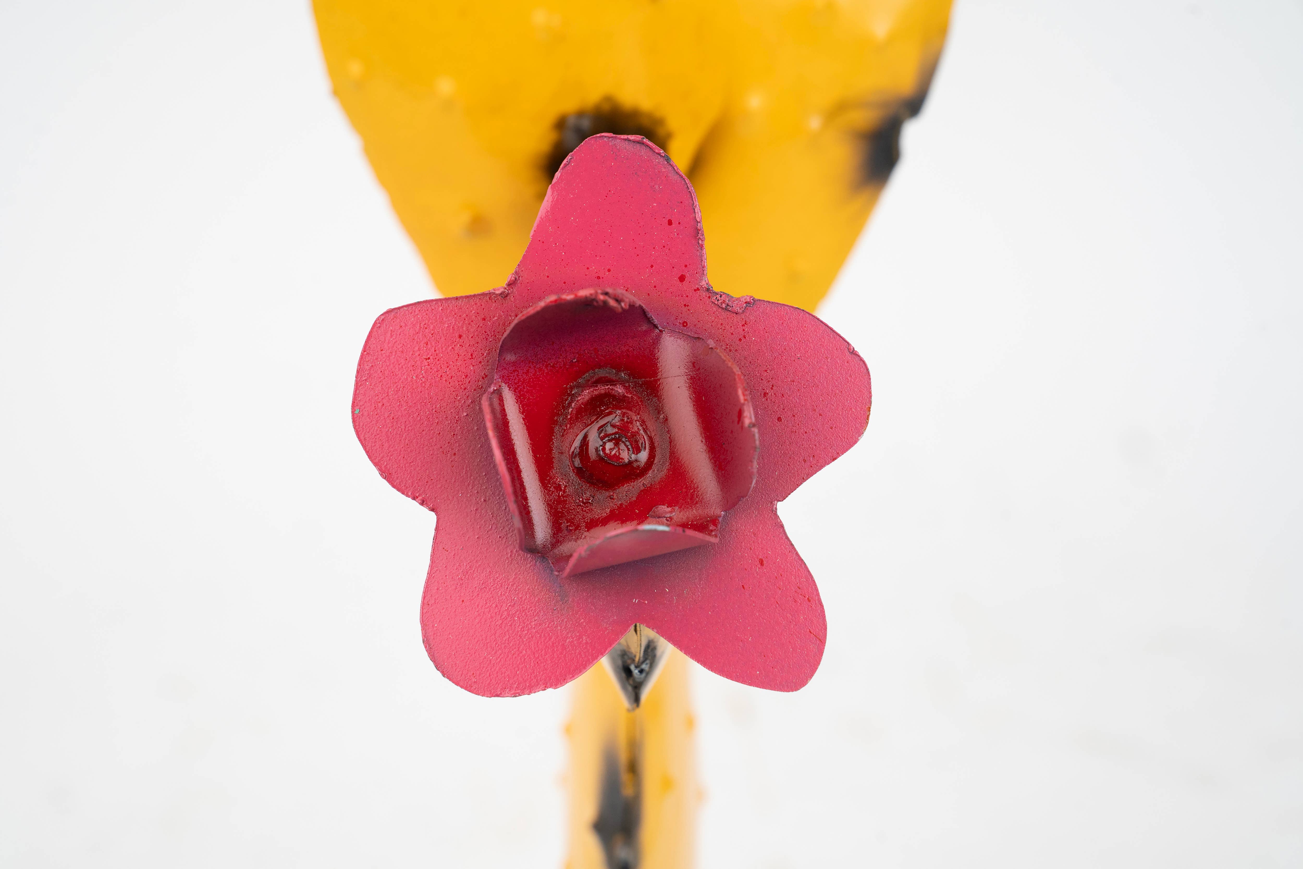 My Amigos Imports - Vente Décorations de table - Tempe Cactus Métallique Épineux-Cactus Figuier de Barbarie-9x17--Jaune1