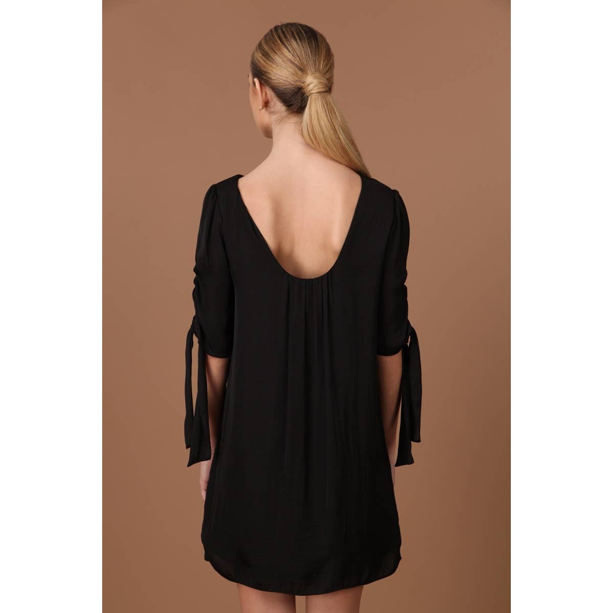 Naked Zebra Rack - Wholesale Dress - Women's - Ruched Tie Sleeve Shift Dress2