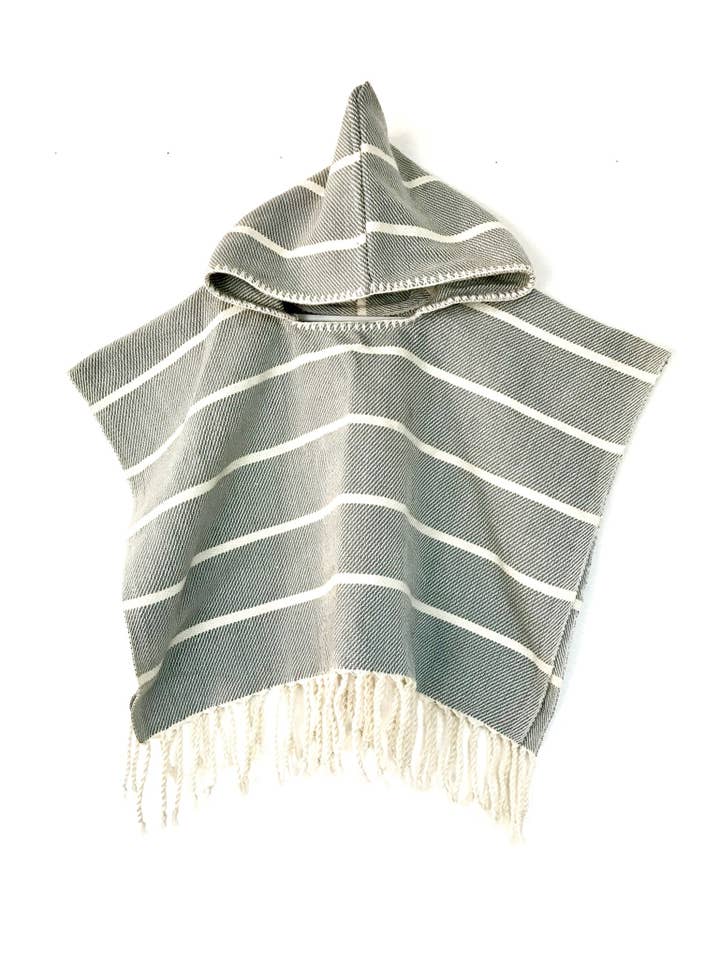 Poncho Grecia Gris pour la vente par Mar Y Lana