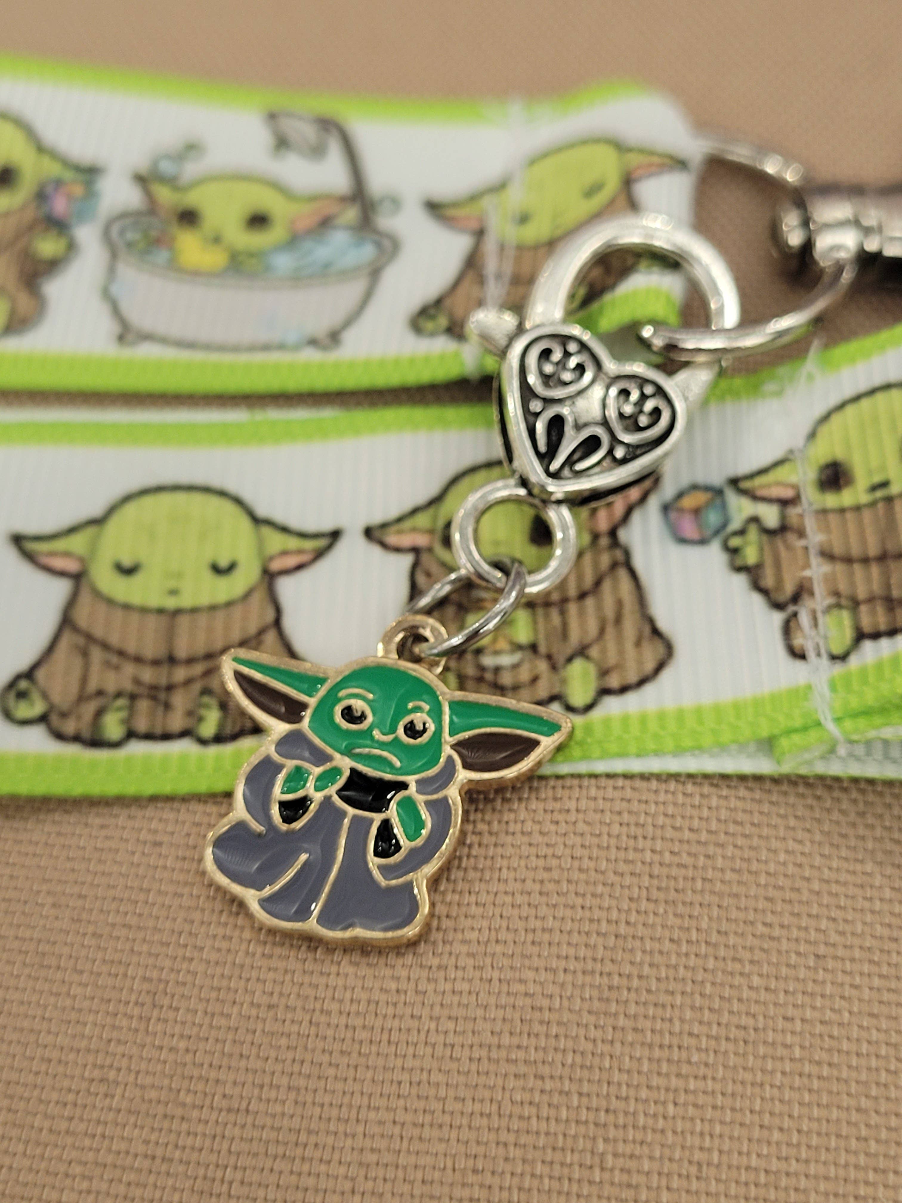 Con-Quest Crafts – wholesale Dangle earrings – Sci-Fi Star Wars Inspired Earrings Necklaces & Zipper Pulls3