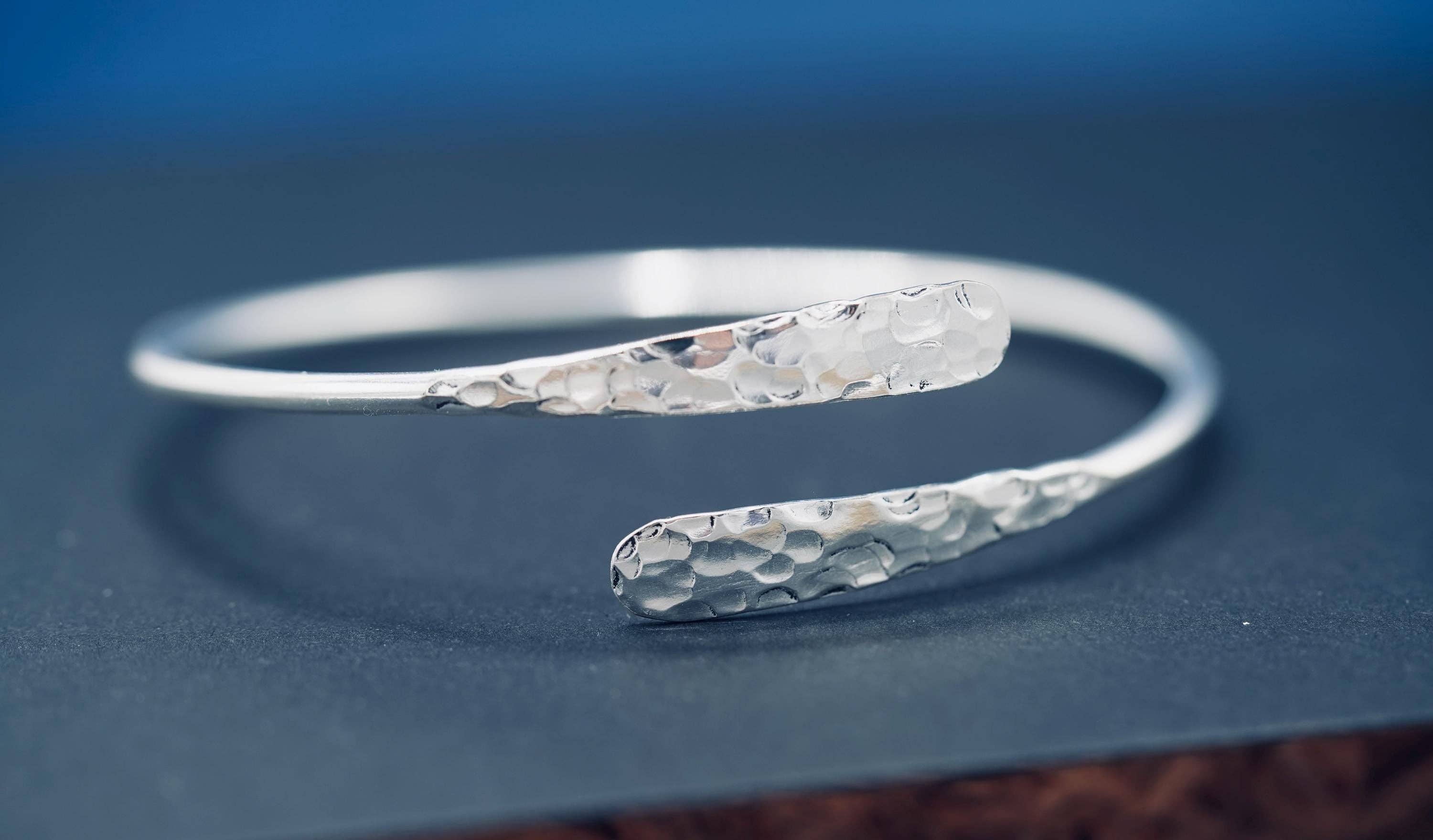 Kaali Boutique - Vendita all'ingrosso Bracciale a polsino - Bracciale in Argento Martellato, Bracciale Antiossidante11