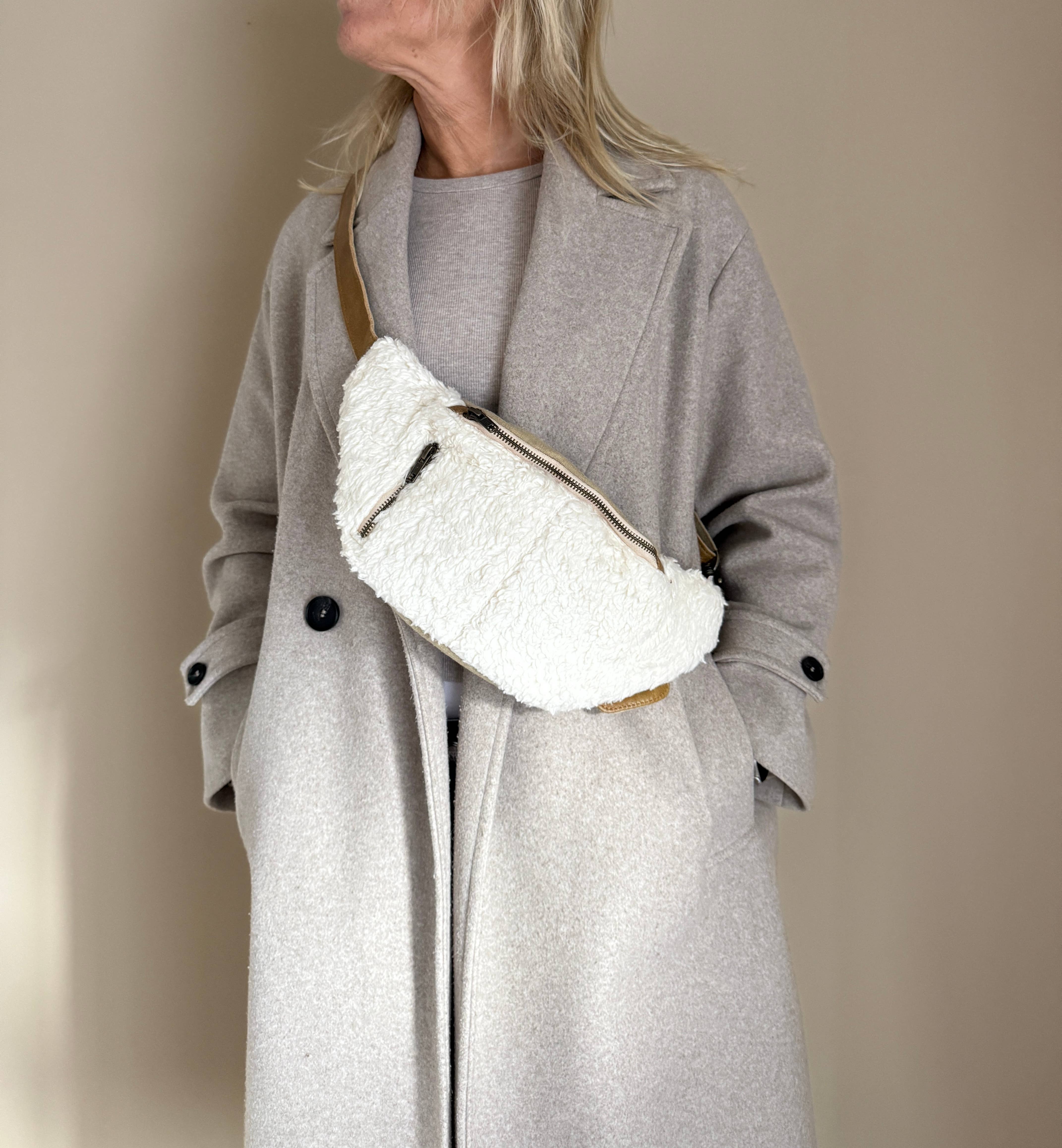 Liefe NL - Wholesale Belt Bag - Women's - Teddy BumBag (teddy & canvas)1