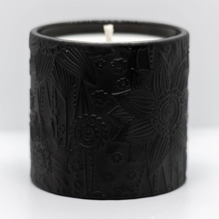 Josephine Organiskt Sojavaxfylld Mattsvart Burkljus för wholesale av Smell Me Candle Co.