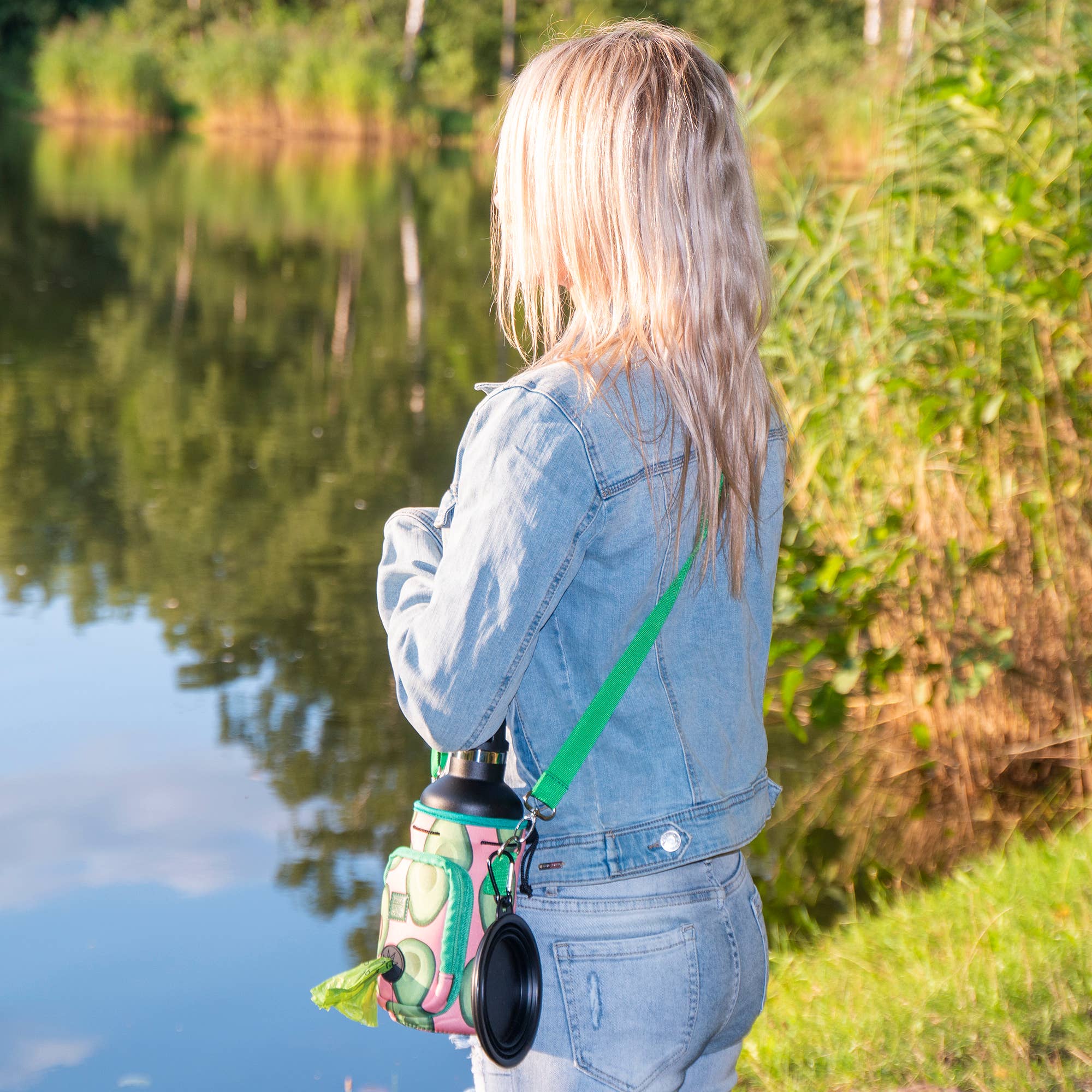 MADE EASY KIT – Suporte para garrafas/garrafeira por atacado – Kit fácil de transportar garrafa de água com bolso para saco de cocô de cachorro50