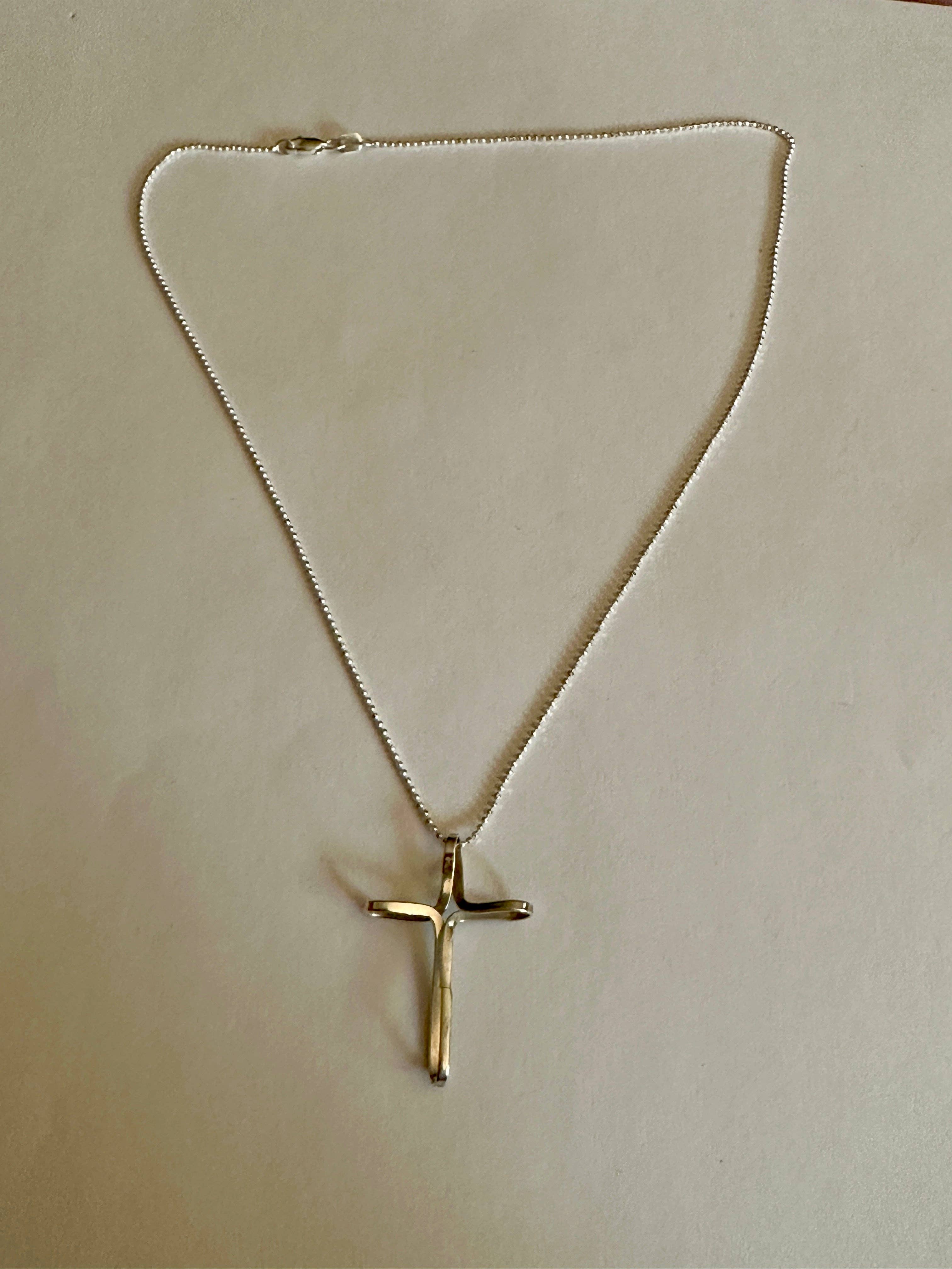 Nizhonitradersllc – Engroshandel Halskæde med vedhæng – Petite Tiffany Cross Vedhæng Halskæde3